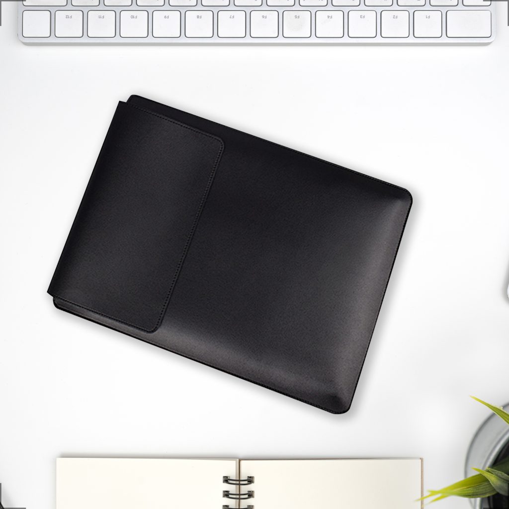 Laptophoes 13.3 Inch - Ergonomische Sleeve met Muismat - Zwart Leer - 123laptophoezen.nl